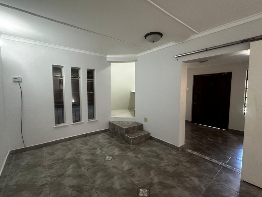 4 Bedroom Property for Sale in Heuwelsig Free State